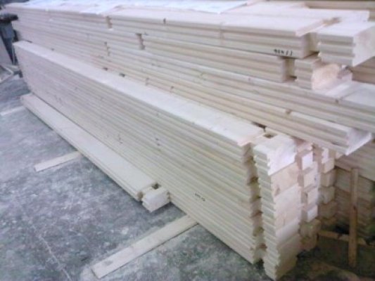 Puşti de 17 ani, specializat în furturi din clădiri